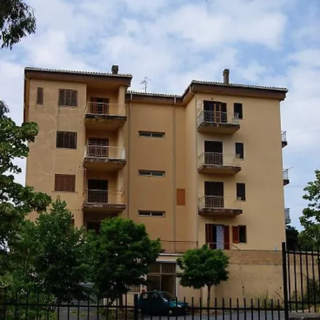 Daire Con Giardino Scalea